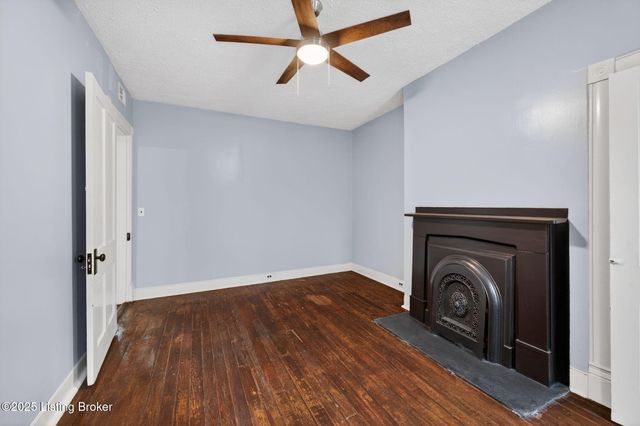 148 Coral Ct, Louisville, KY 40206