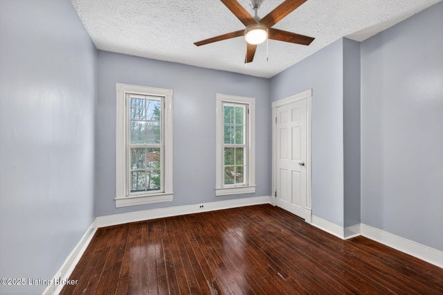 148 Coral Ct, Louisville, KY 40206