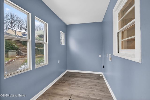 148 Coral Ct, Louisville, KY 40206