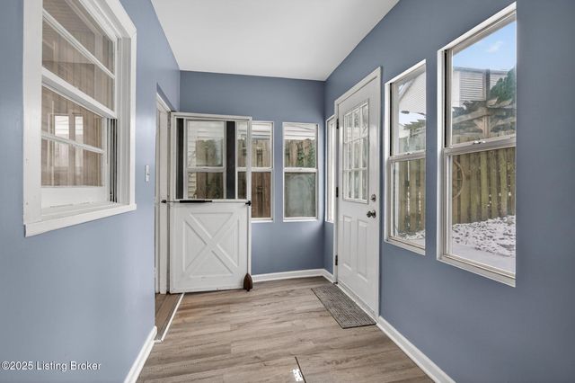 148 Coral Ct, Louisville, KY 40206