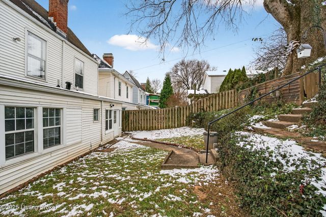 148 Coral Ct, Louisville, KY 40206