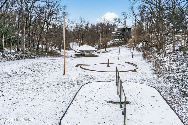 148 Coral Ct, Louisville, KY 40206