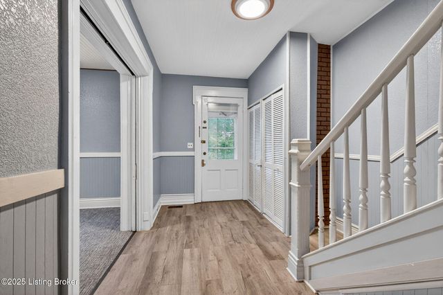 148 Coral Ct, Louisville, KY 40206