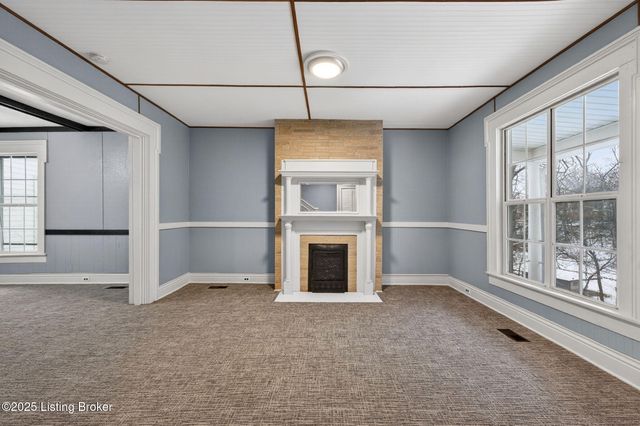 148 Coral Ct, Louisville, KY 40206