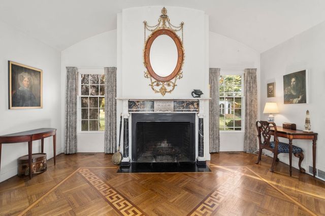 75 Elm St, Medfield, MA 02052
