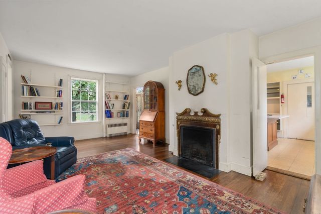 75 Elm St, Medfield, MA 02052