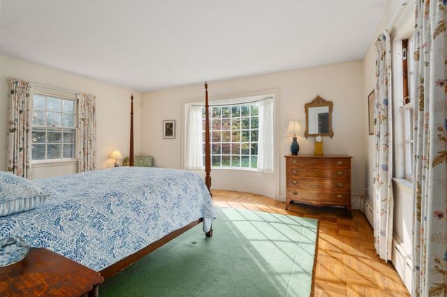 75 Elm St, Medfield, MA 02052
