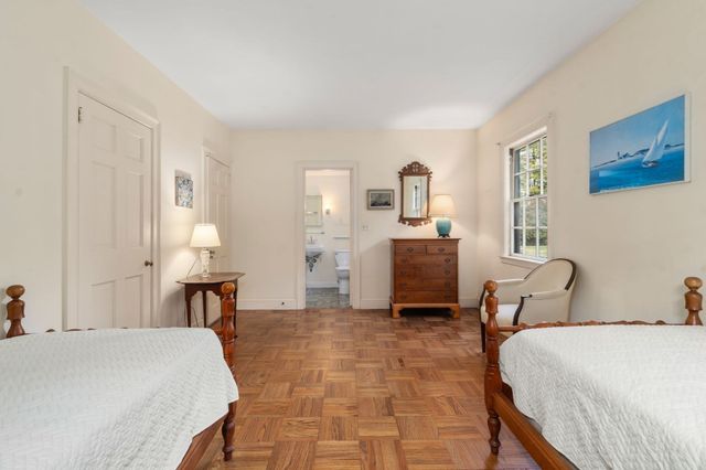 75 Elm St, Medfield, MA 02052