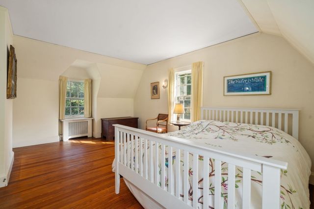 75 Elm St, Medfield, MA 02052