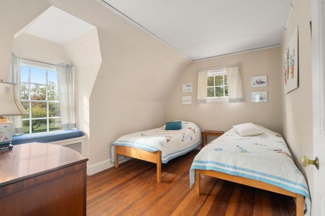 75 Elm St, Medfield, MA 02052