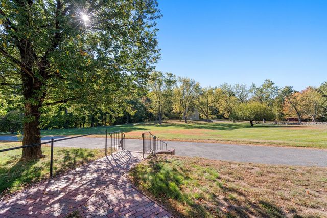 75 Elm St, Medfield, MA 02052