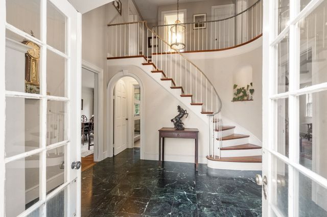 75 Elm St, Medfield, MA 02052