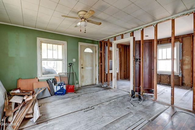 10 Franklin Street, Gloversville, NY 12078