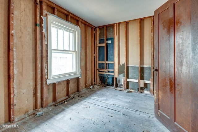 10 Franklin Street, Gloversville, NY 12078