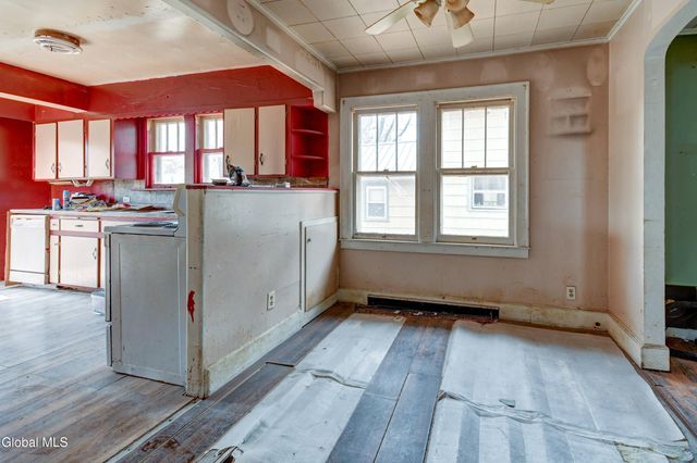 10 Franklin Street, Gloversville, NY 12078