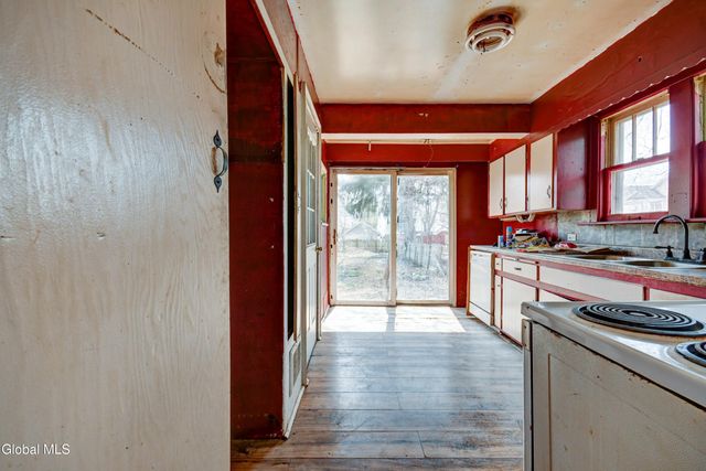 10 Franklin Street, Gloversville, NY 12078