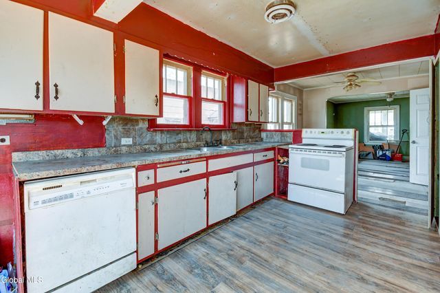 10 Franklin Street, Gloversville, NY 12078