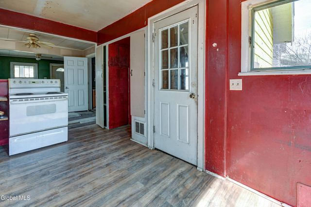 10 Franklin Street, Gloversville, NY 12078