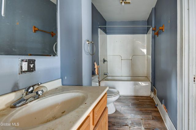 10 Franklin Street, Gloversville, NY 12078