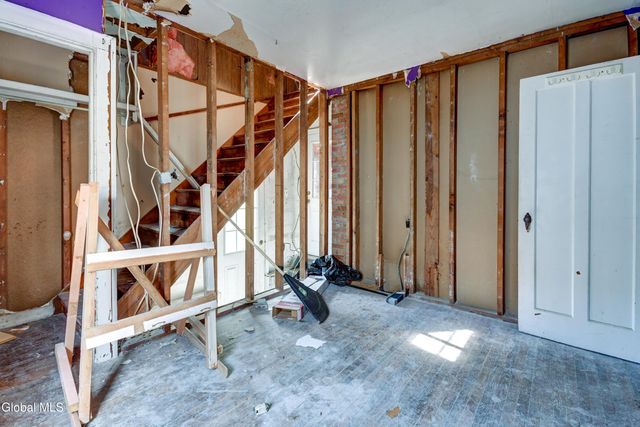 10 Franklin Street, Gloversville, NY 12078