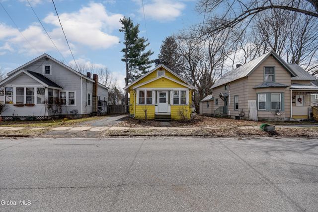 10 Franklin Street, Gloversville, NY 12078