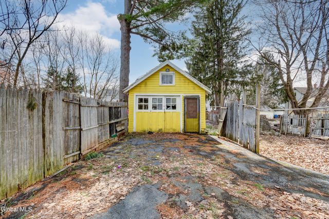 10 Franklin Street, Gloversville, NY 12078