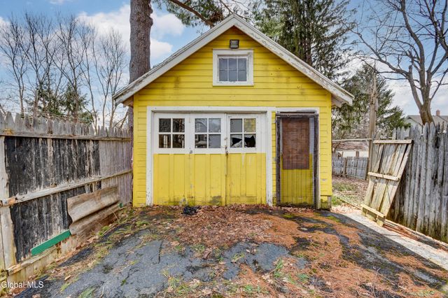 10 Franklin Street, Gloversville, NY 12078