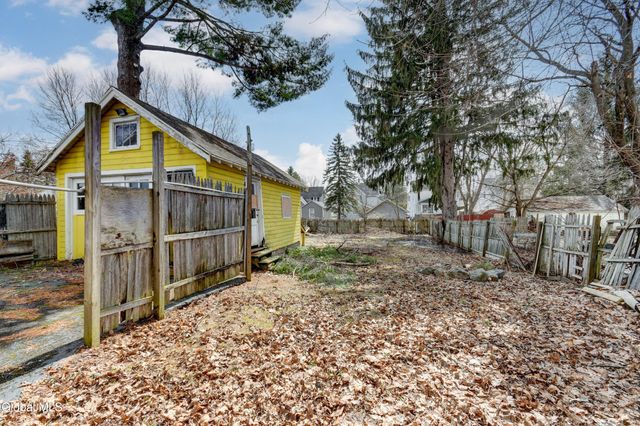 10 Franklin Street, Gloversville, NY 12078