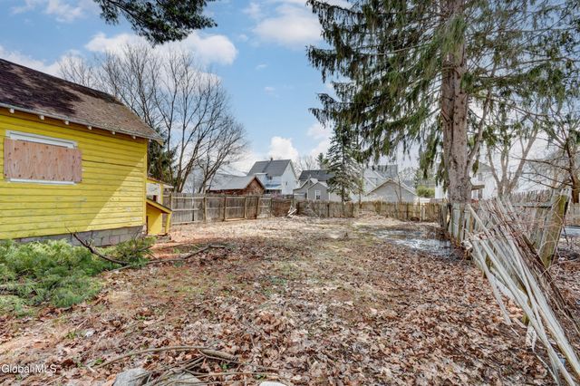 10 Franklin Street, Gloversville, NY 12078