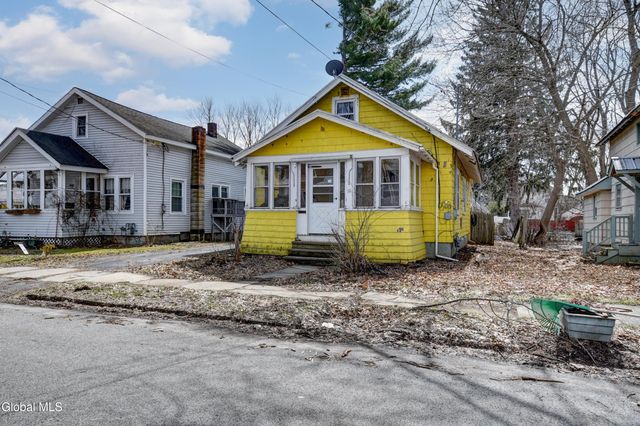 10 Franklin Street, Gloversville, NY 12078