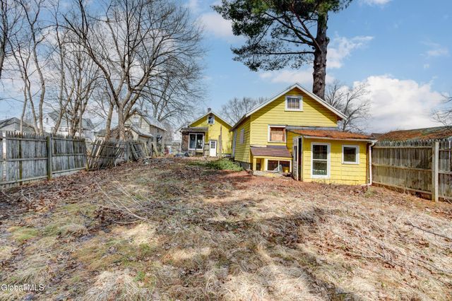 10 Franklin Street, Gloversville, NY 12078