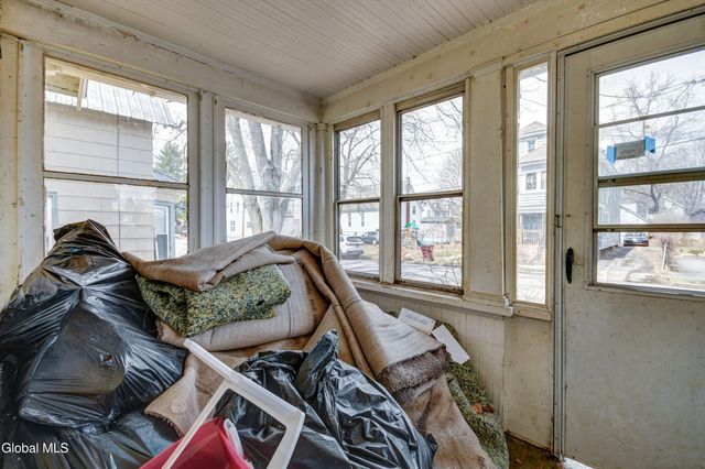 10 Franklin Street, Gloversville, NY 12078