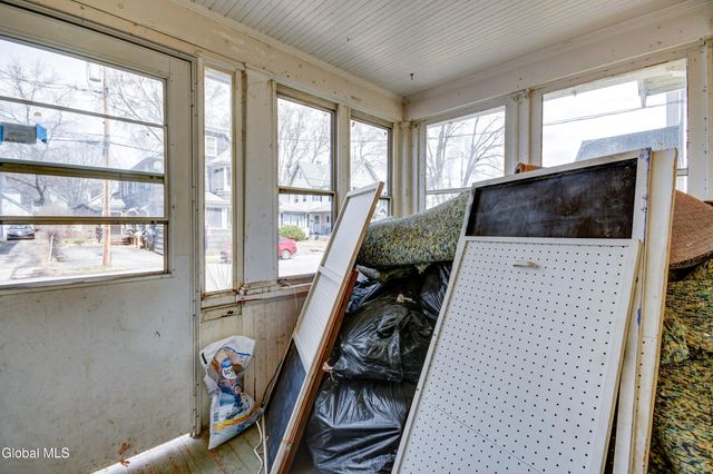 10 Franklin Street, Gloversville, NY 12078