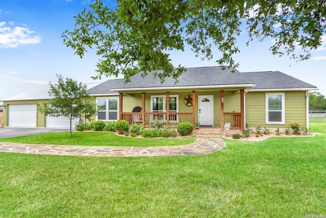 20051 SENIOR RD, Von Ormy, TX 78073