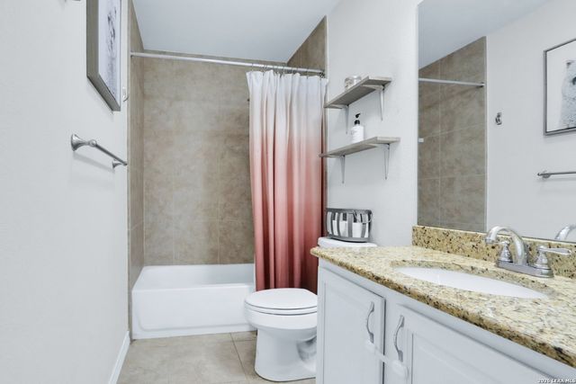 20051 SENIOR RD, Von Ormy, TX 78073