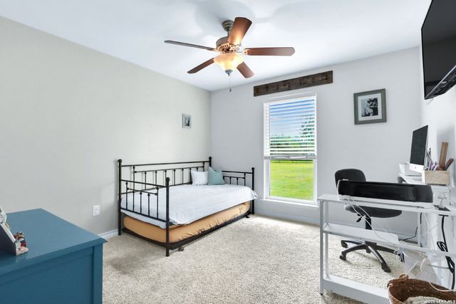 20051 SENIOR RD, Von Ormy, TX 78073