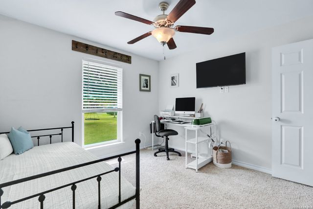 20051 SENIOR RD, Von Ormy, TX 78073