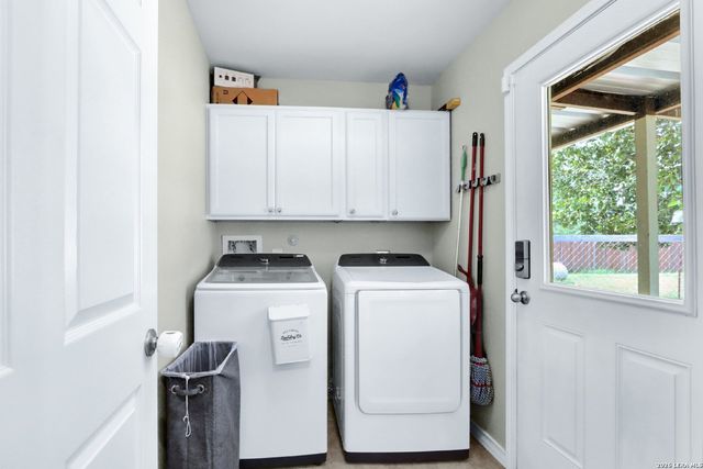 20051 SENIOR RD, Von Ormy, TX 78073
