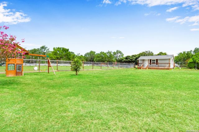 20051 SENIOR RD, Von Ormy, TX 78073