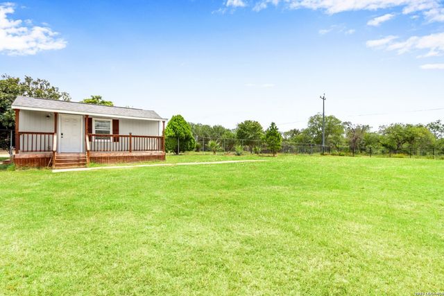 20051 SENIOR RD, Von Ormy, TX 78073