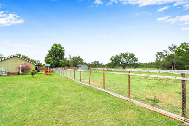 20051 SENIOR RD, Von Ormy, TX 78073