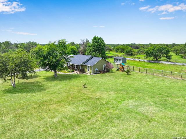 20051 SENIOR RD, Von Ormy, TX 78073