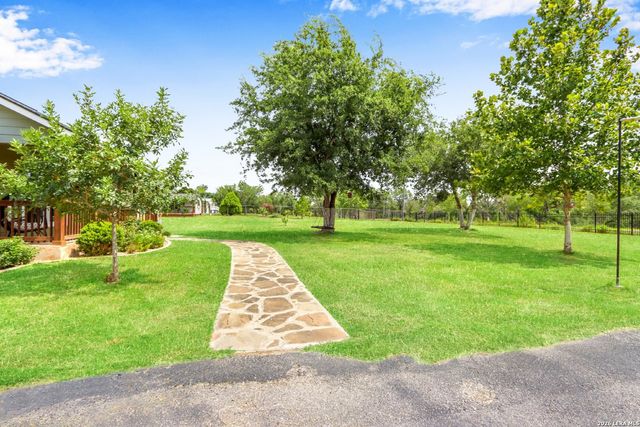 20051 SENIOR RD, Von Ormy, TX 78073
