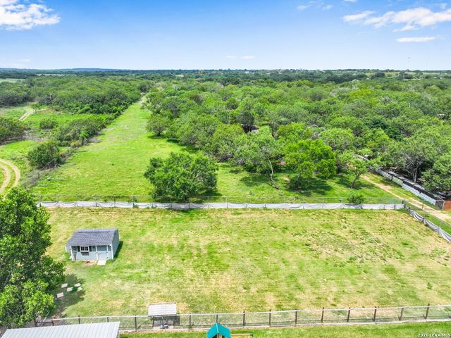 20051 SENIOR RD, Von Ormy, TX 78073