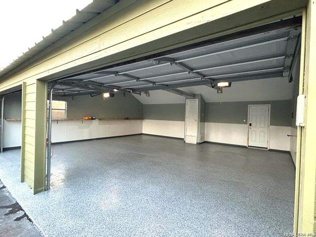 20051 SENIOR RD, Von Ormy, TX 78073
