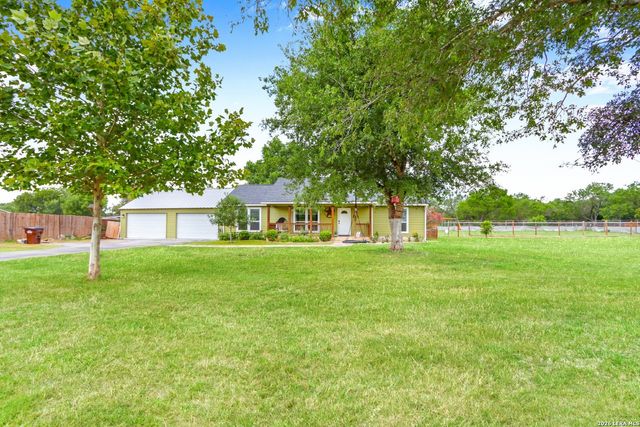 20051 SENIOR RD, Von Ormy, TX 78073