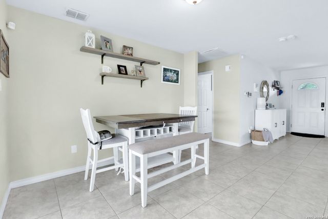 20051 SENIOR RD, Von Ormy, TX 78073