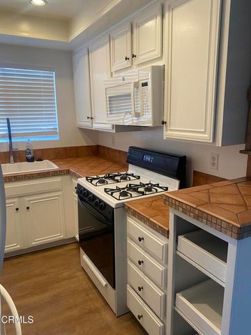 1136 Acadia Place, Ventura, CA 93003