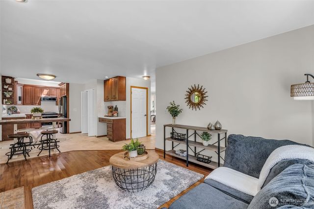 6215 145th Street SE, Everett, WA 98208