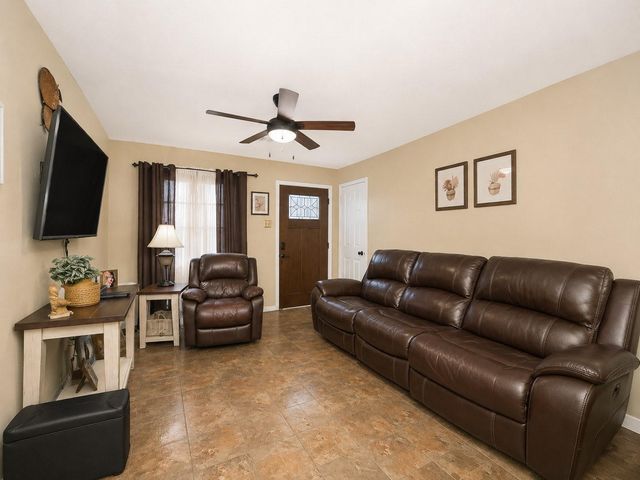 201 W 5th Street, Deer Park, TX 77536